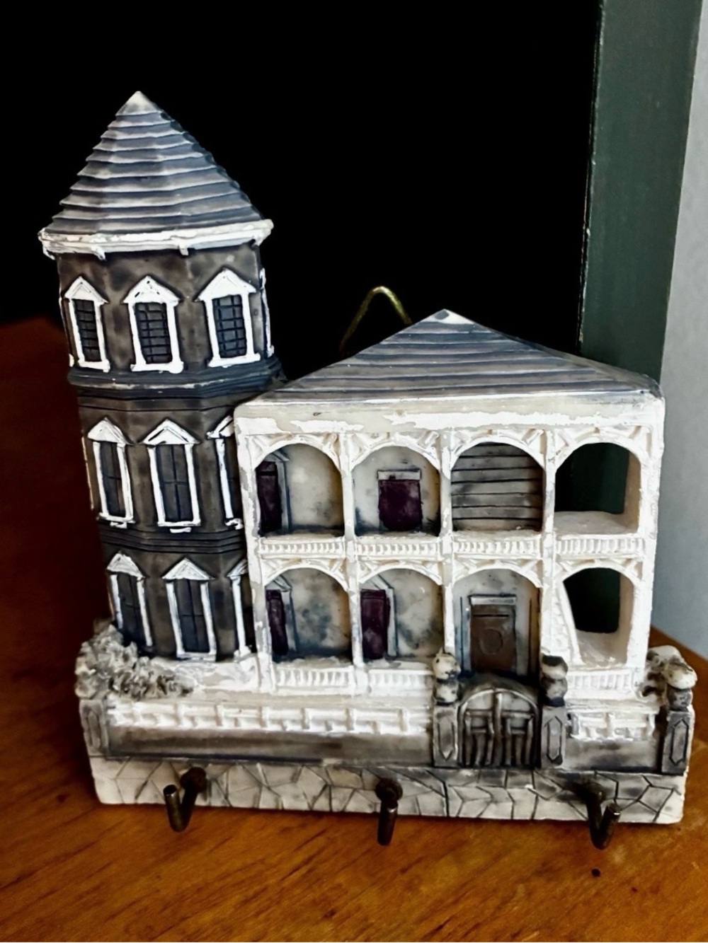 Victorian House Key Holder Wall Hanging 3 Keys